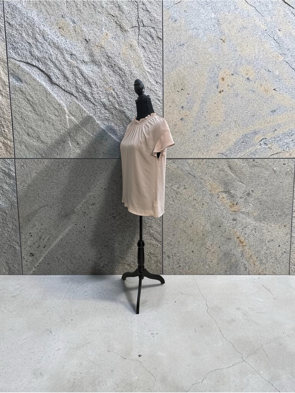 Express Light Pink Ruffle-Neck Short Sleeve Top - Picture 3 of 4